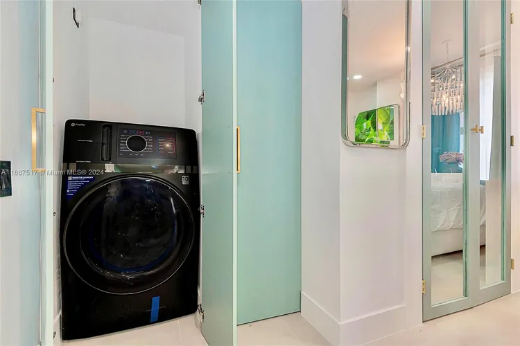 The Mercury #212 image #18