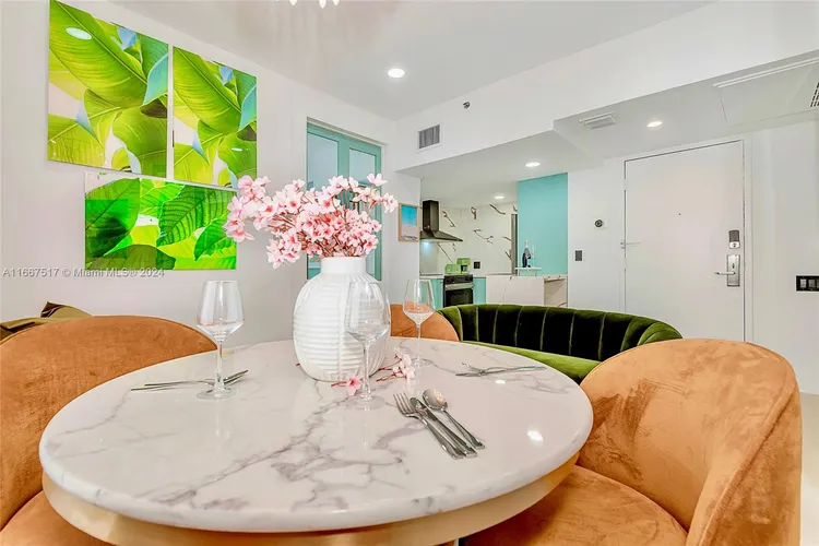 The Mercury #212 image #23