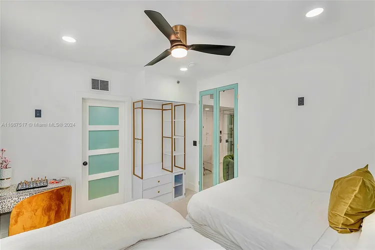 The Mercury #212 image #25