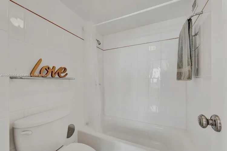 Burleigh House #1723 image #16