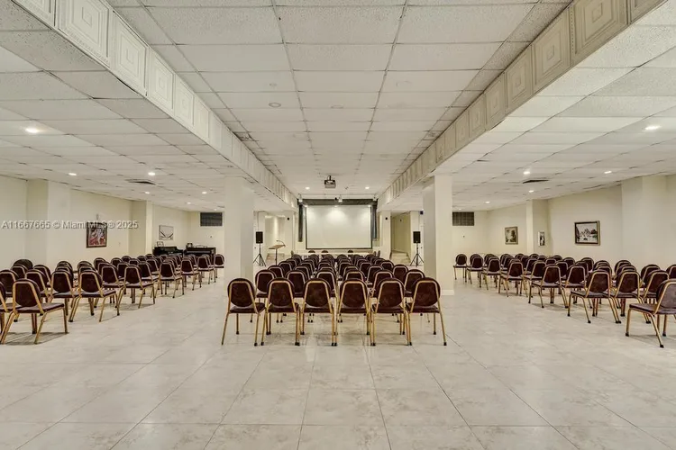 Burleigh House #1723 image #26