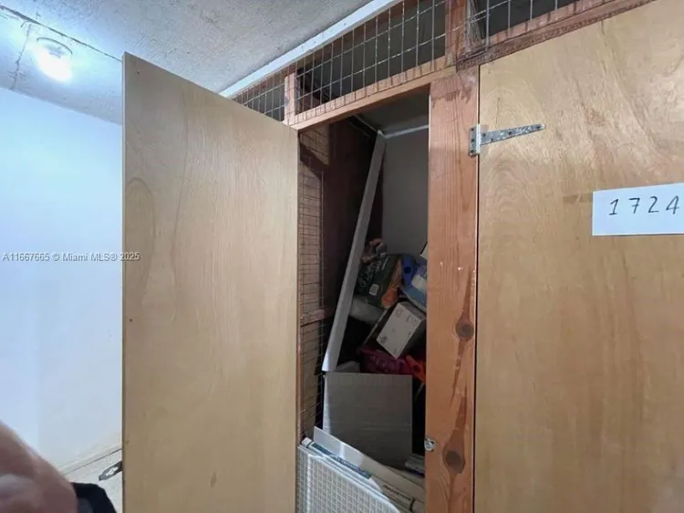 Burleigh House #1723 image #28