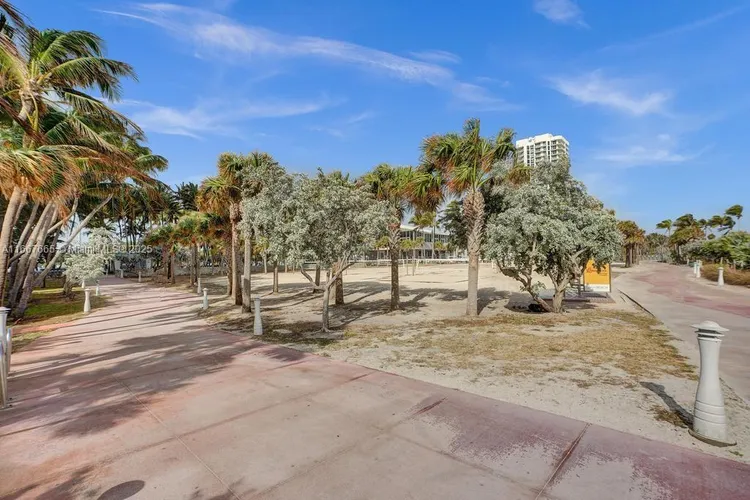 Burleigh House #1723 image #32