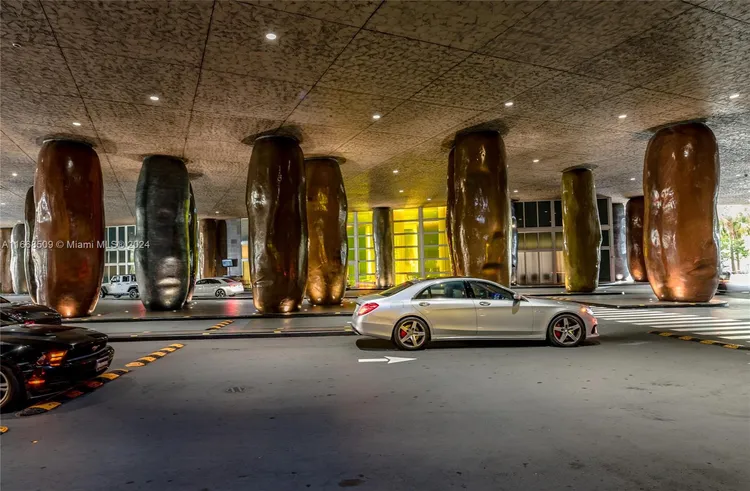 Icon Brickell I #3208 image #15