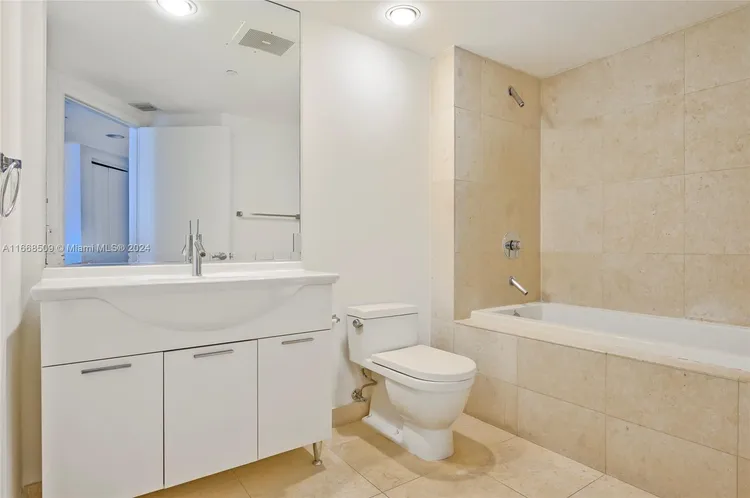 Icon Brickell I #3208 image #9