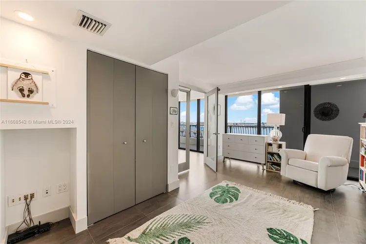 The Venetia #16A image #11