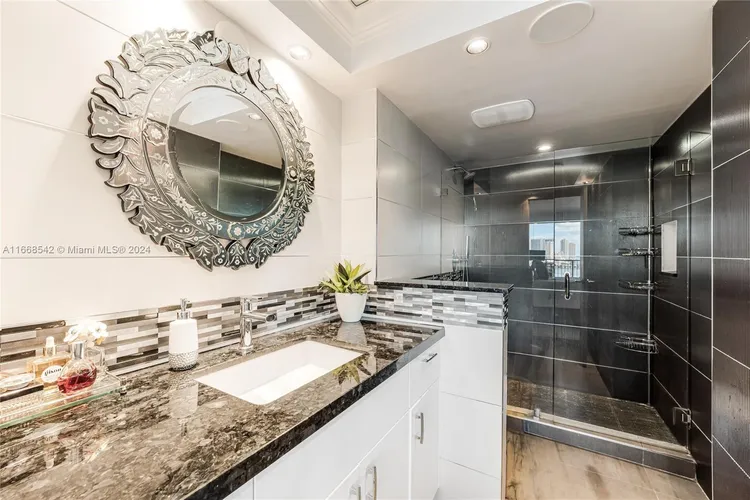 The Venetia #16A image #15