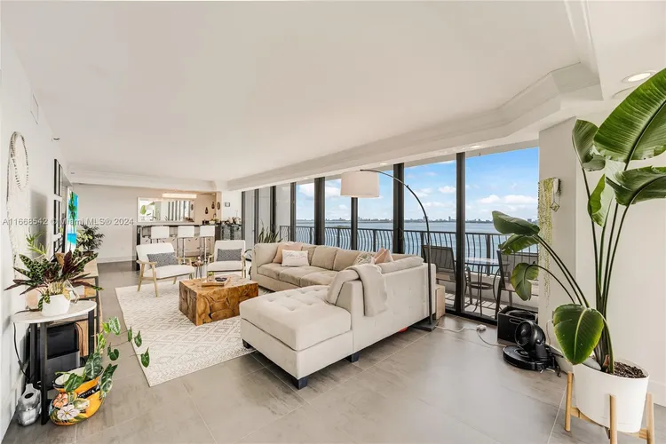 The Venetia #16A image #9