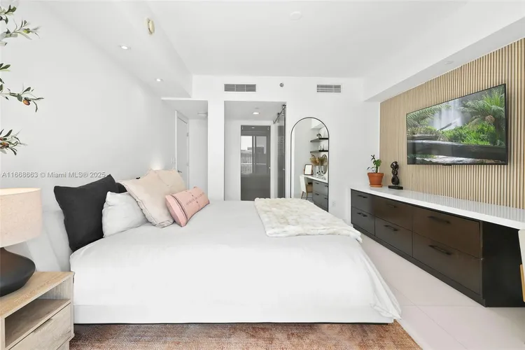 Icon Brickell II #2905 image #14