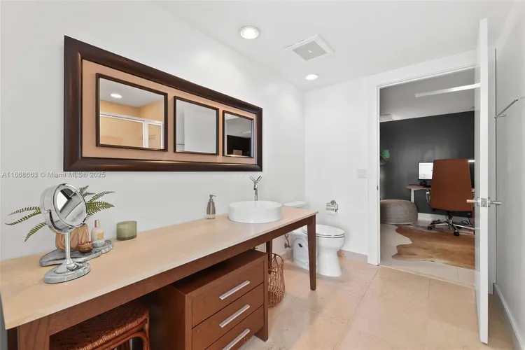 Icon Brickell II #2905 image #26