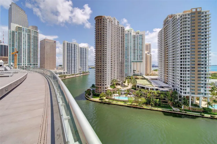 Icon Brickell II #2905 image #32