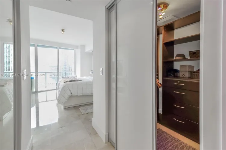 Icon Brickell II #3101 image #16