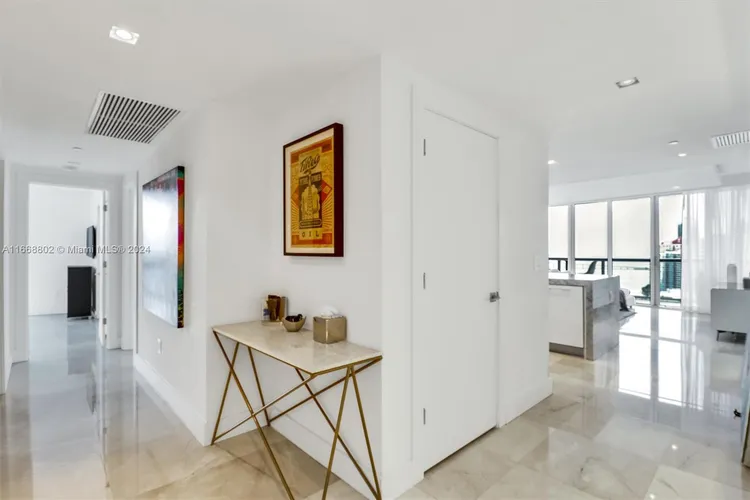 Icon Brickell II #3101 image #22
