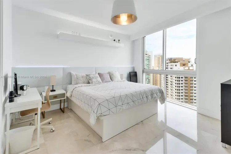 Icon Brickell II #3101 image #24