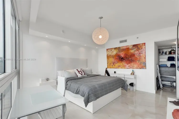 Icon Brickell II #3101 image #31