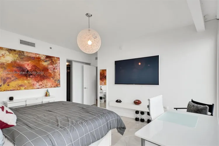 Icon Brickell II #3101 image #32