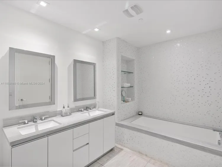 Jade Signature #604 image #8