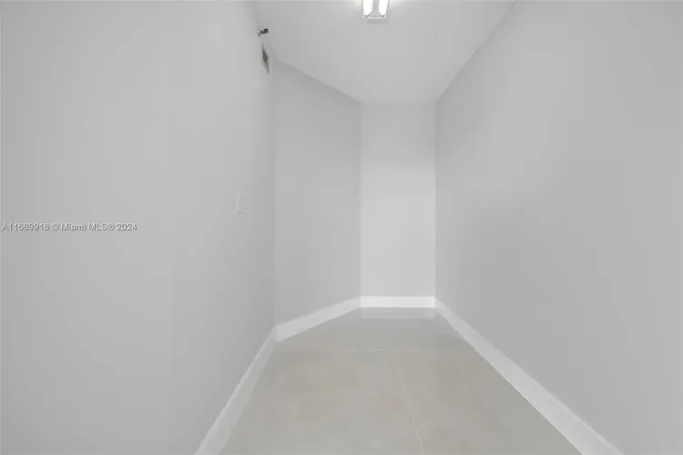 Hamptons West #1511 image #10