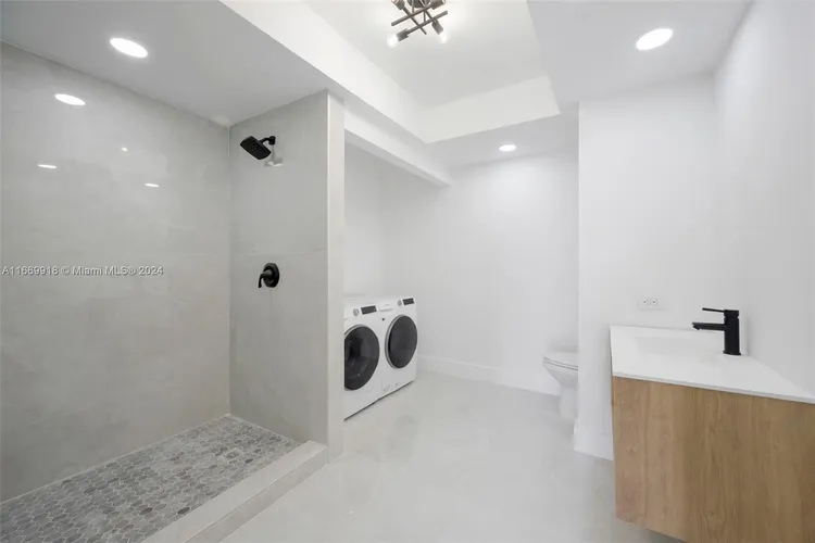 Hamptons West #1511 image #16