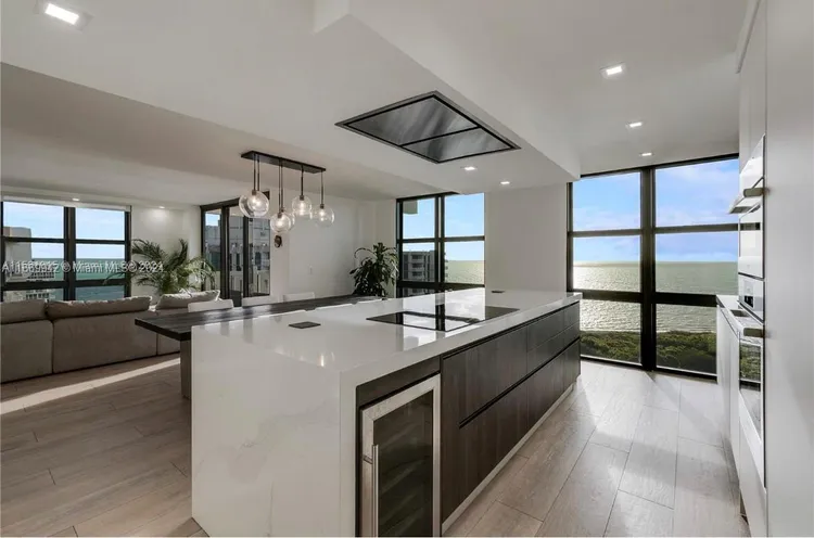 Towers of Key Biscayne #D1207 image #10