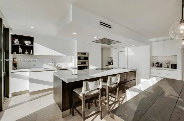 Towers of Key Biscayne #D1207 image #11