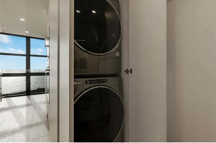 Towers of Key Biscayne #D1207 image #16