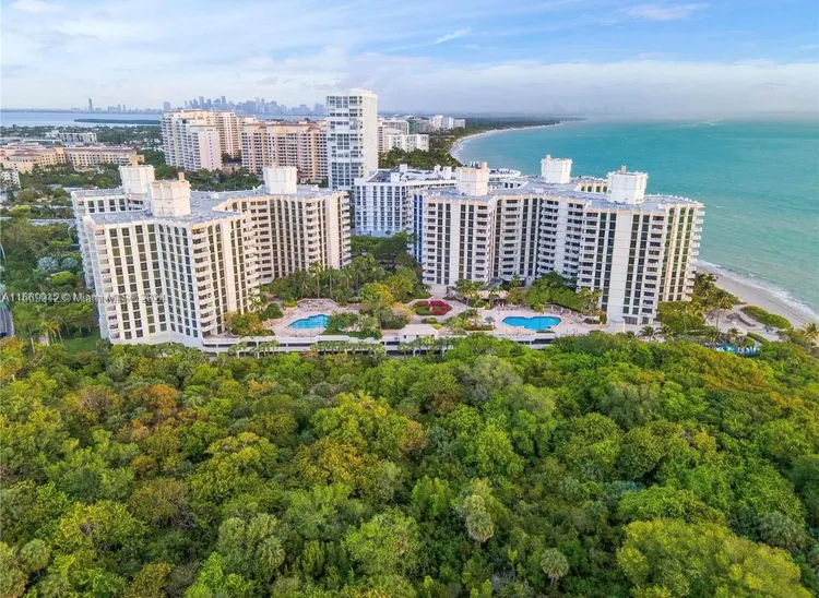 Towers of Key Biscayne #D1207 image #17