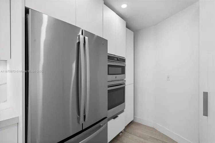 Towers of Key Biscayne #E105 image #14