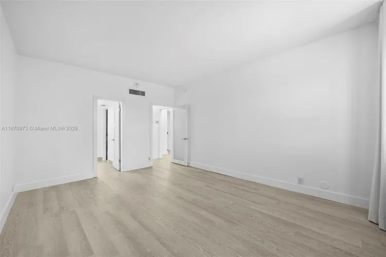 Towers of Key Biscayne #E105 image #20