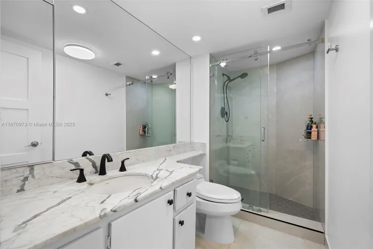 Towers of Key Biscayne #E105 image #26