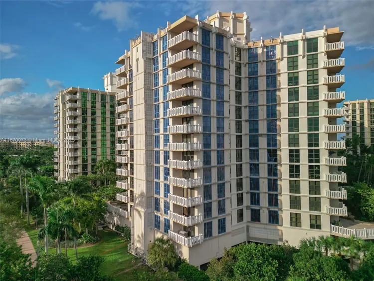 Towers of Key Biscayne #E105 image #40