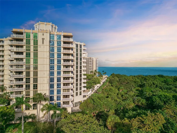 Towers of Key Biscayne #E105 image #43