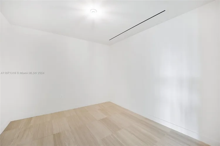 The Ritz-Carlton Residences Mid-Beach #418 image #11