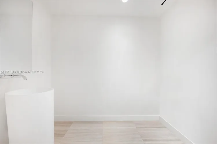 The Ritz-Carlton Residences Mid-Beach #418 image #12