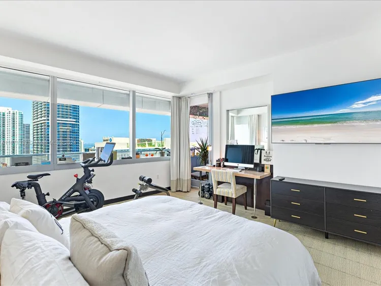 Mayfield AKA Hotel #3214 image #17