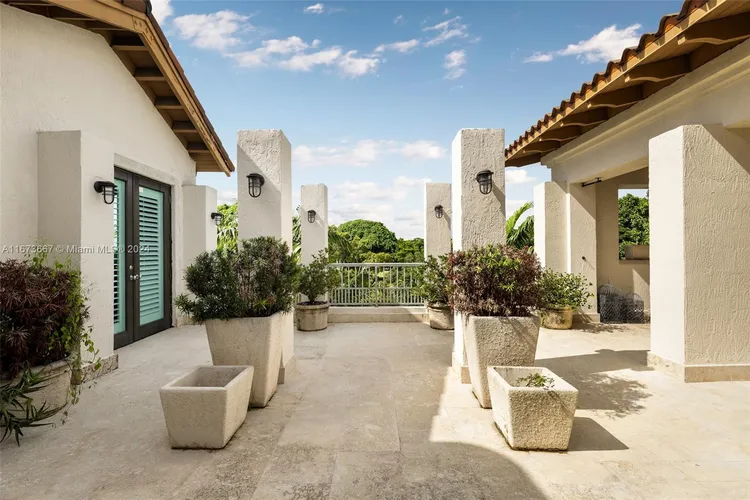 Avignon in the Gables #PH19 image #25