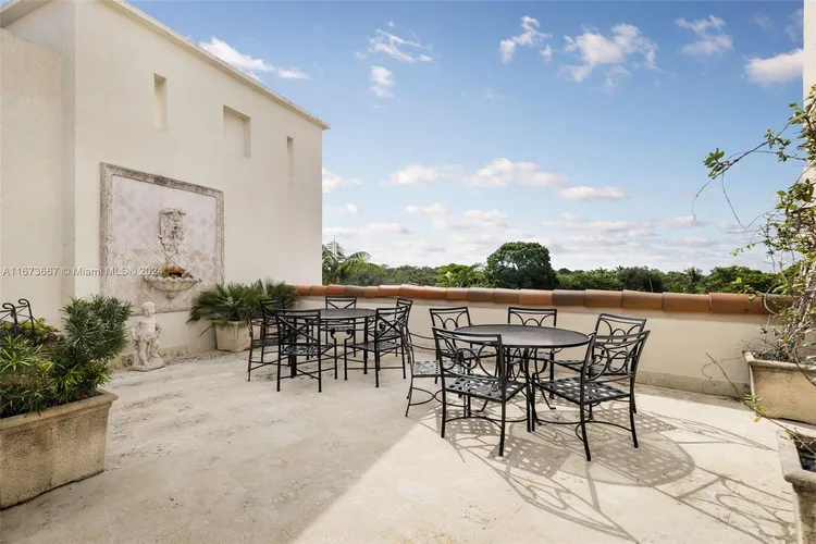 Avignon in the Gables #PH19 image #27