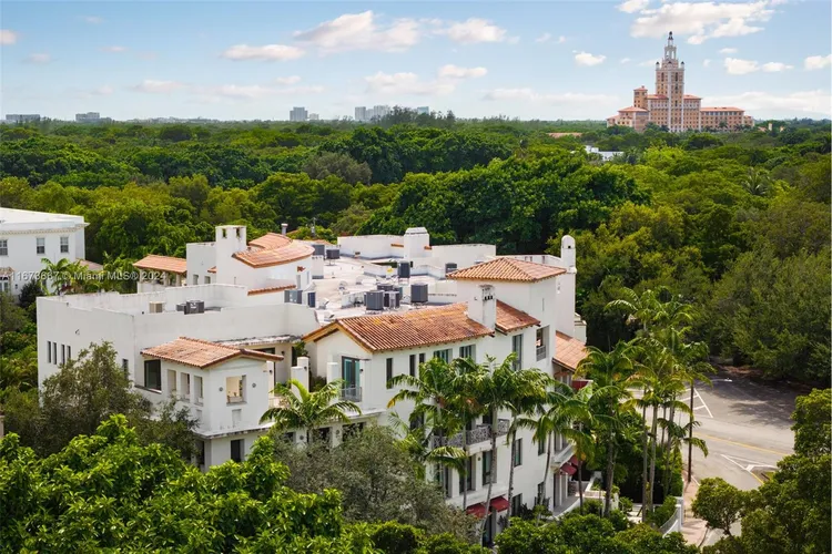Avignon in the Gables #PH19 image #35