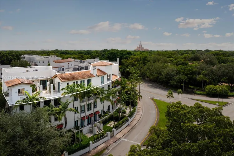Avignon in the Gables #PH19 image #37