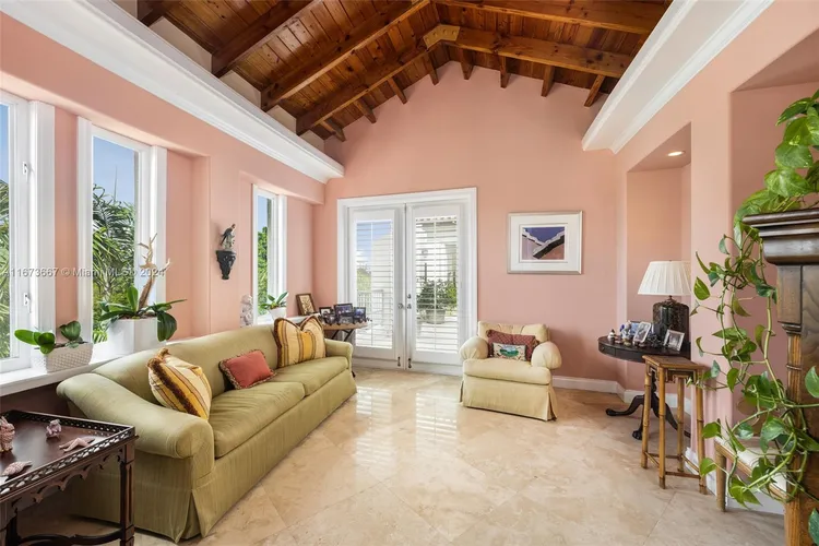Avignon in the Gables #PH19 image #9