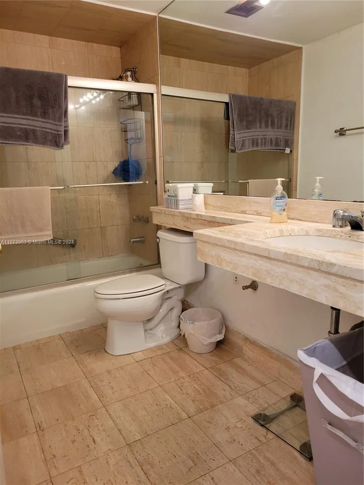 David William #915 image #11