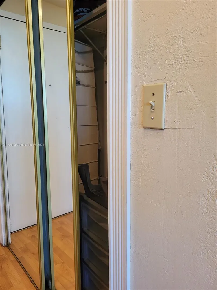 David William #915 image #12