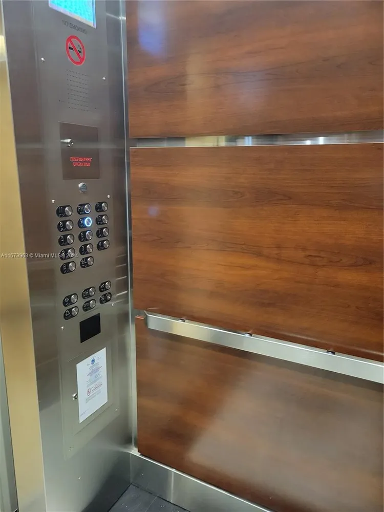 David William #915 image #17