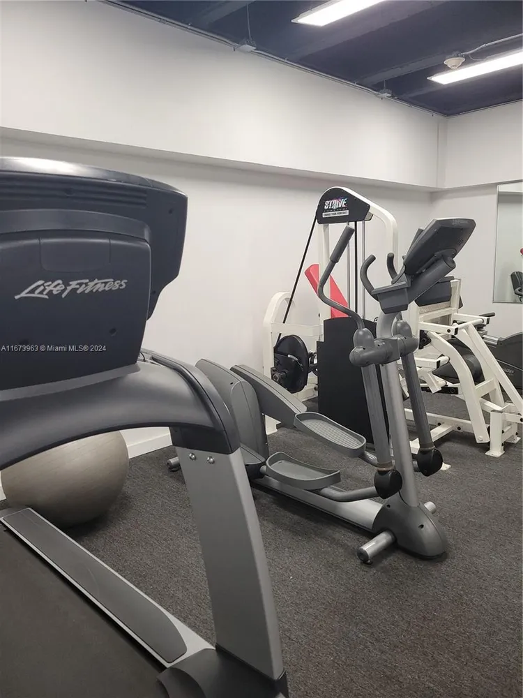 David William #915 image #21