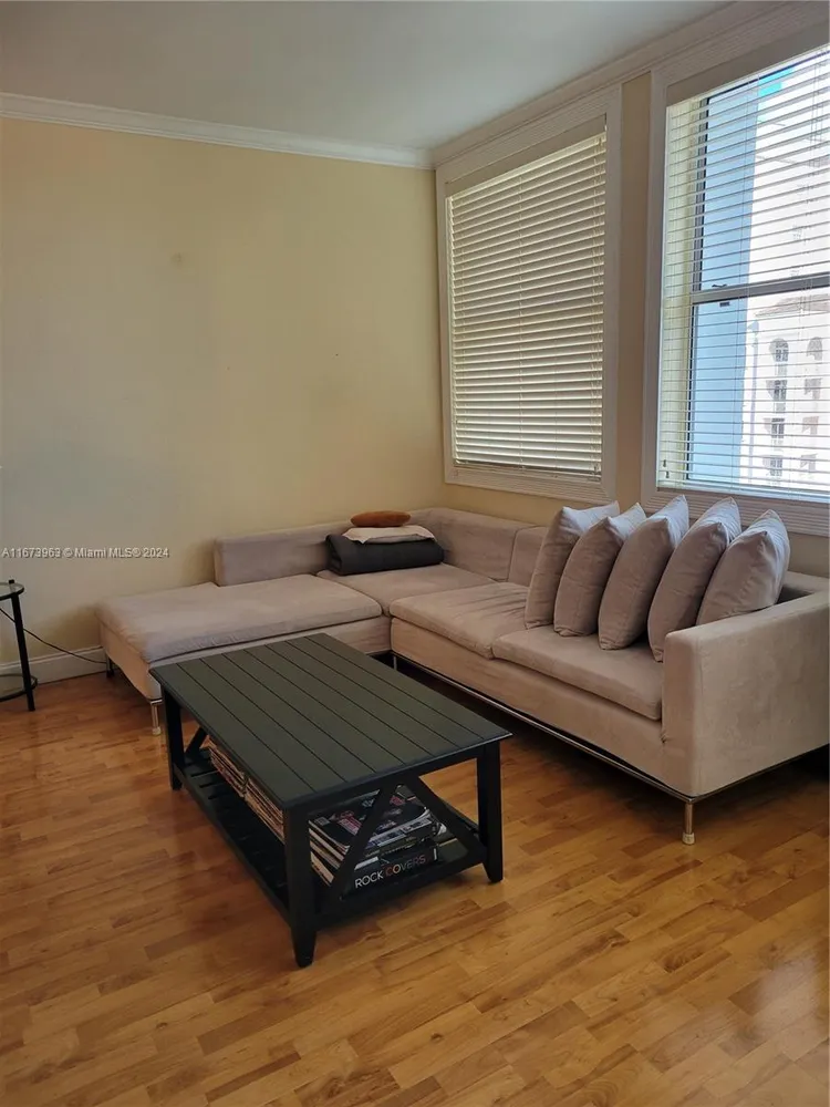 David William #915 image #6