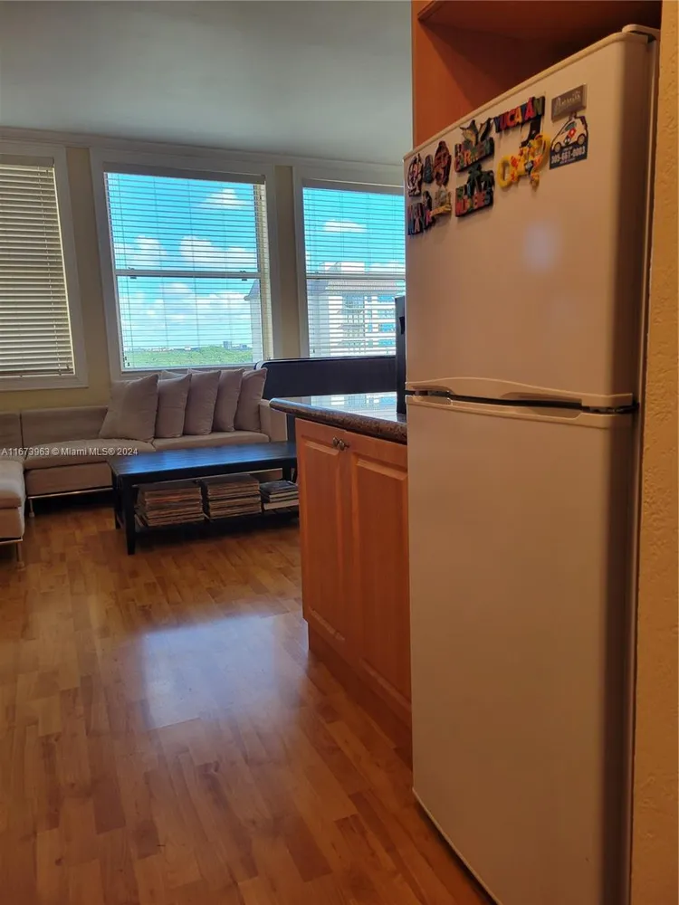 David William #915 image #7