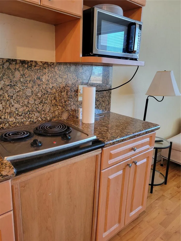 David William #915 image #8