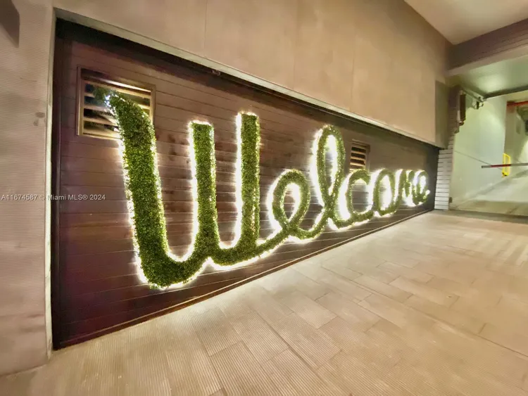 The Bond #3107 image #17