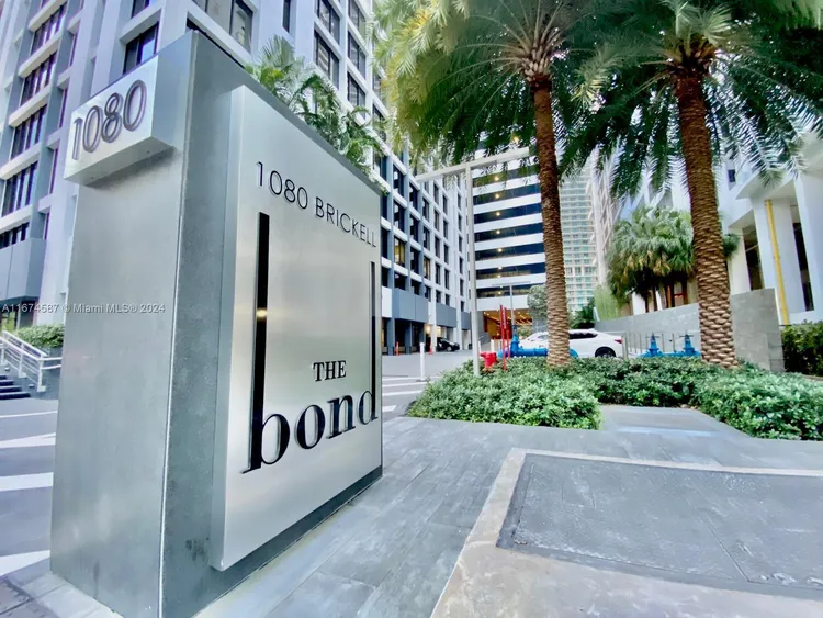 The Bond #3107 image #19