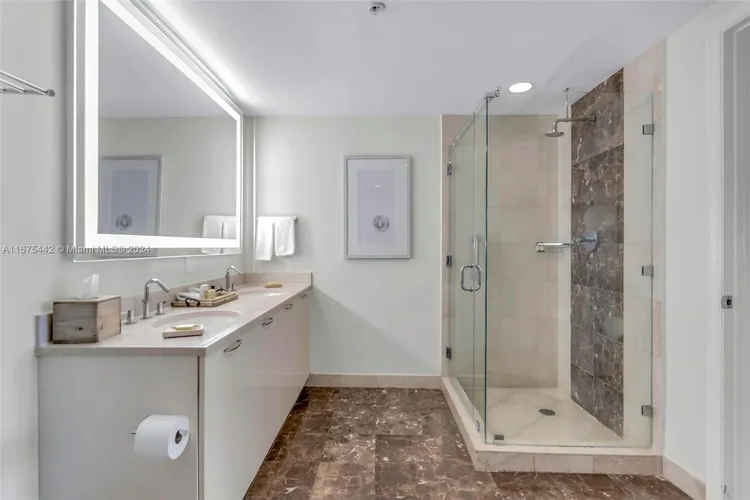 Hilton Q Club #1413 image #11